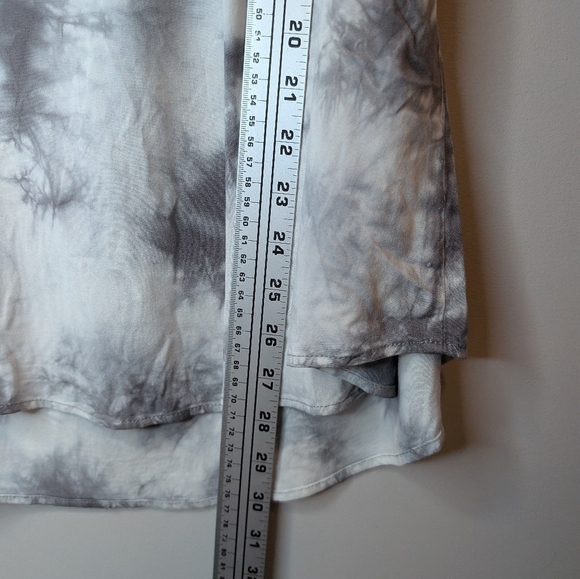 NWT TORRID AVA STRETCH CHALLIS GRAY TIE DYE CAMI TOP 1X Women - Picture 9 of 10